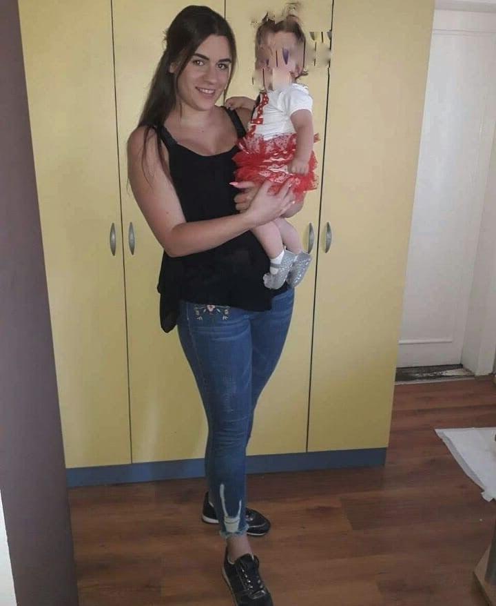 25P Young amateur mom Tina in horny dress