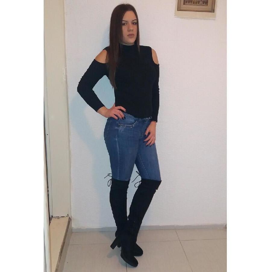 25P Young amateur mom Tina in horny dress