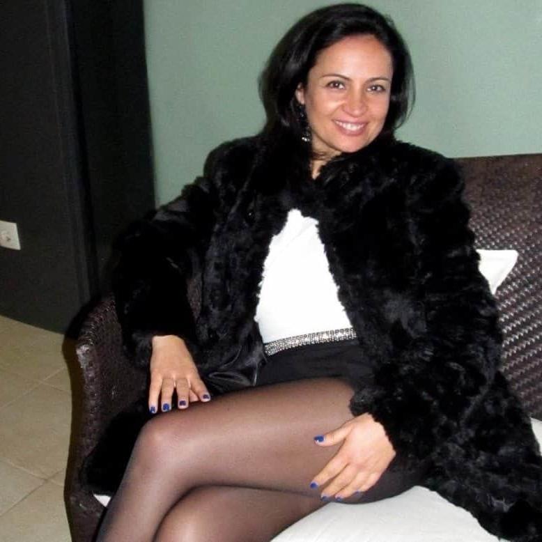 13P Hot milf Dalila