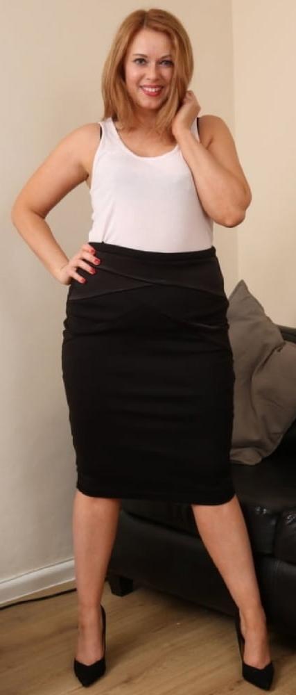 25P Mature Amateur Clothed 21