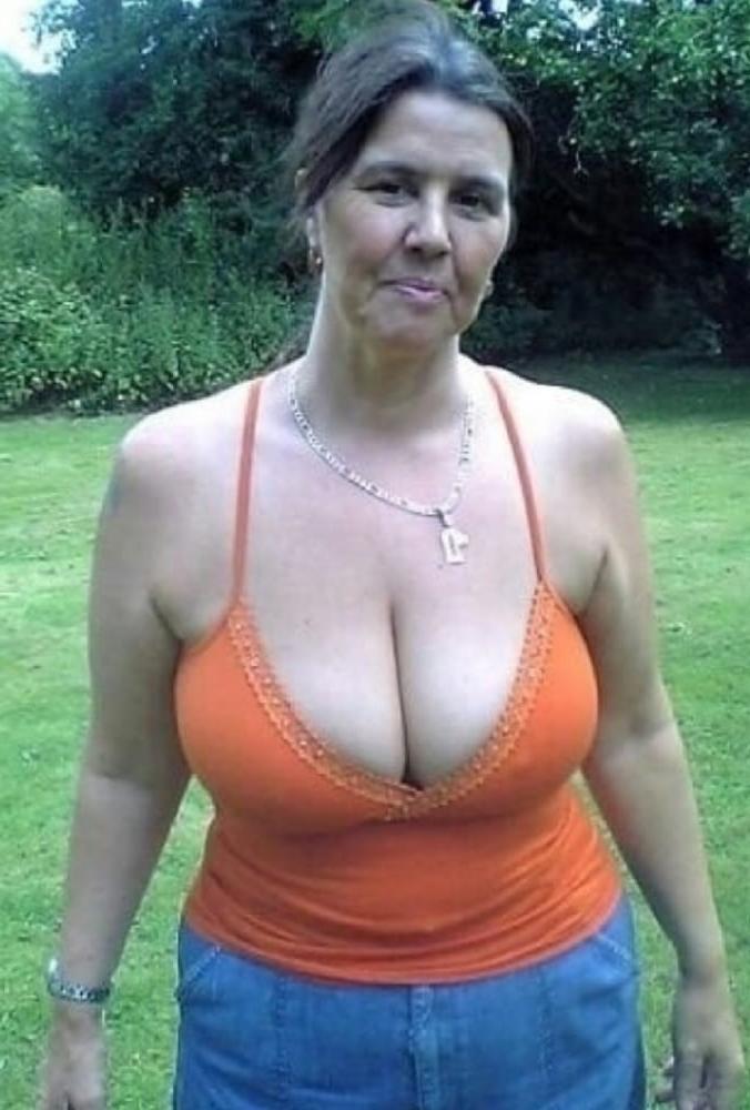 25P Mature Amateur Clothed 21
