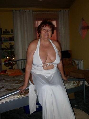 25P Gilf Milf dressed to suck wank mix