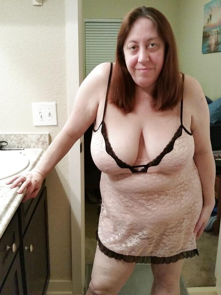 25P Gilf Milf dressed to suck wank mix