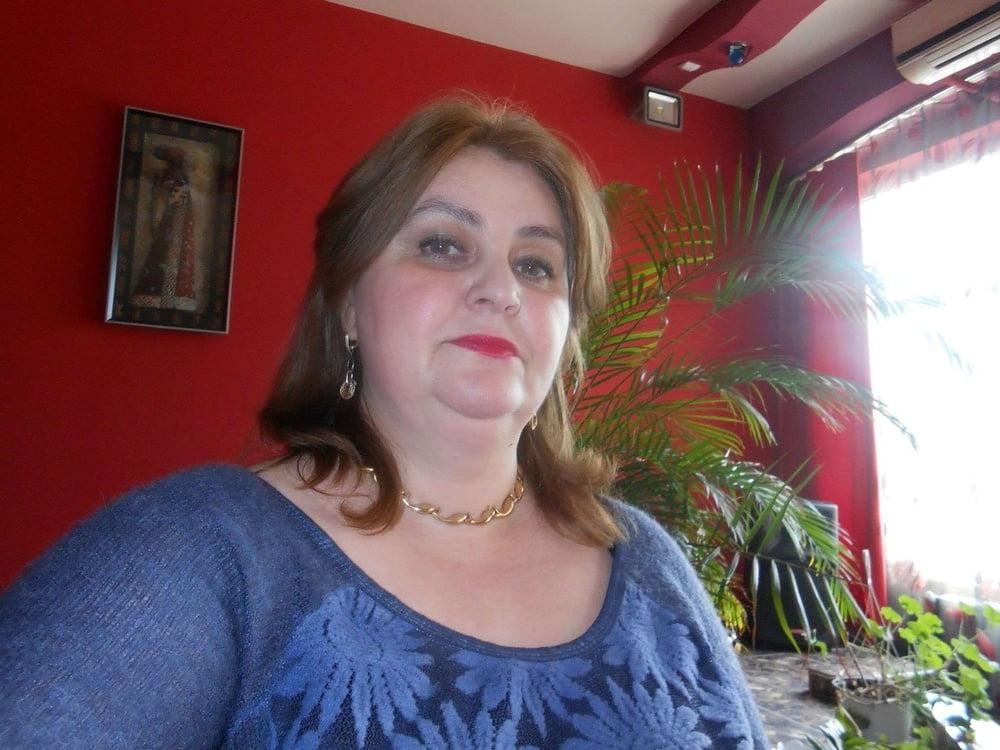 25P Gilf Milf dressed to suck wank mix
