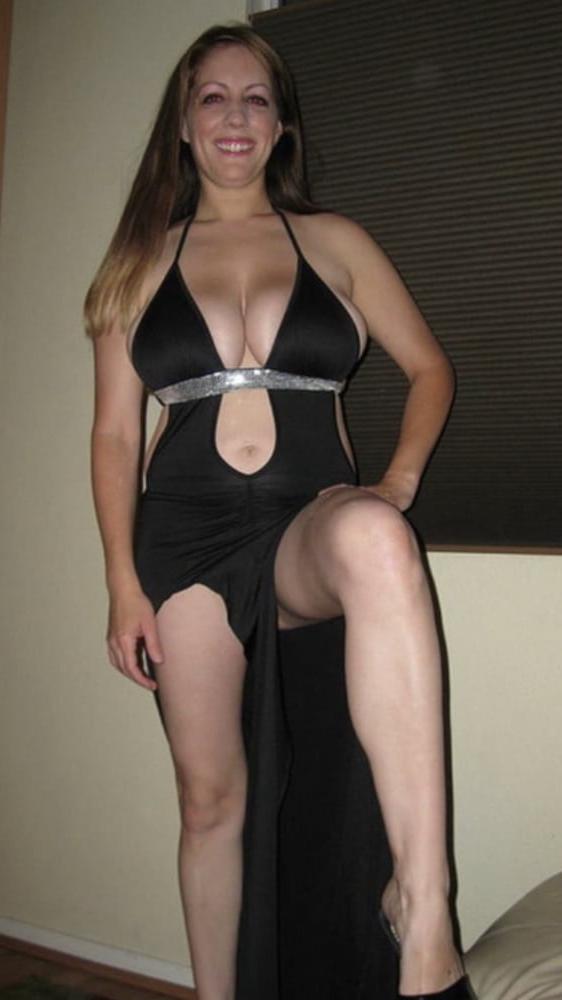 25P Sexy Milf in Fishnets