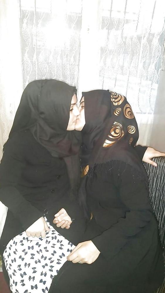25P Arab Lesbians 1
