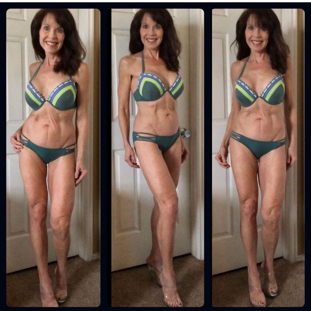 25P Milf bikini model