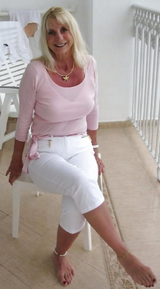 25P Mature Amateur Clothed 19