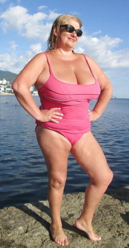 25P Mature Amateur Clothed 19