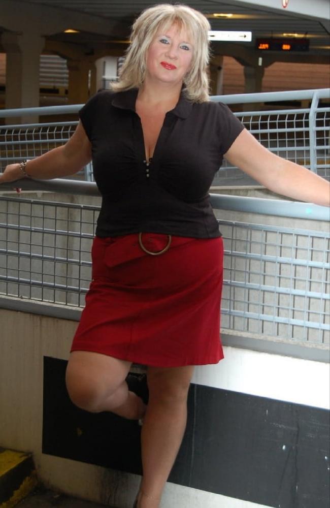 25P Mature Amateur Clothed 19