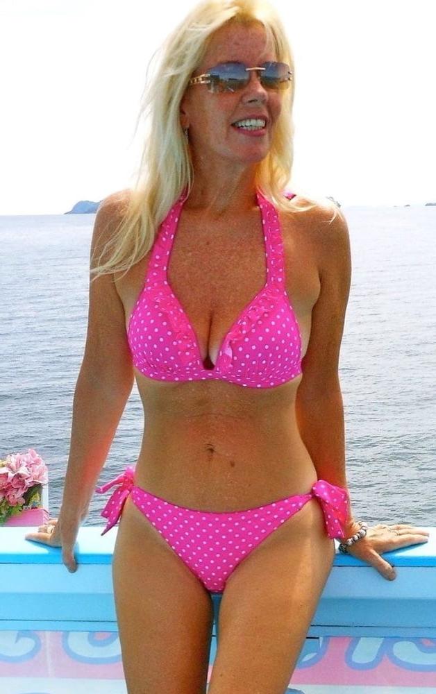 25P MILF Wives - Bikinis - 17
