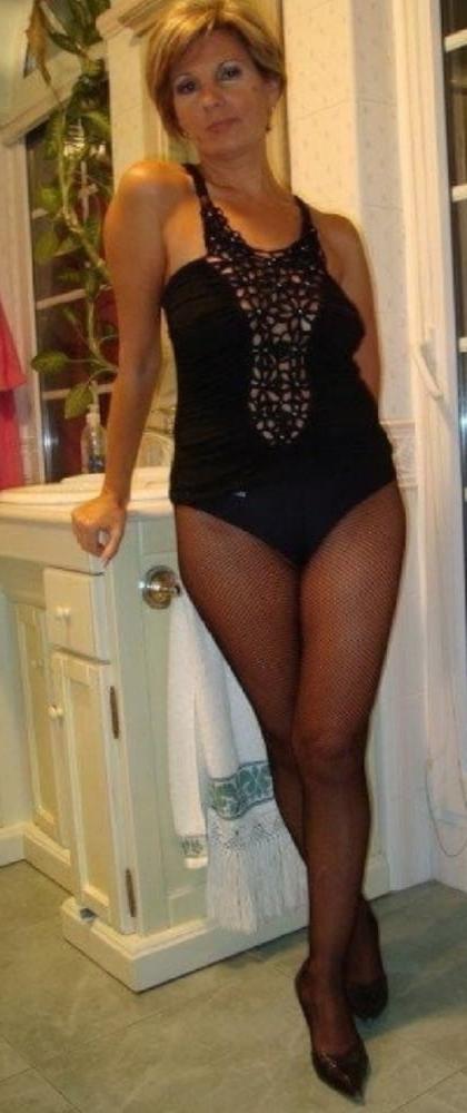 25P Mature Amateur Clothed 17