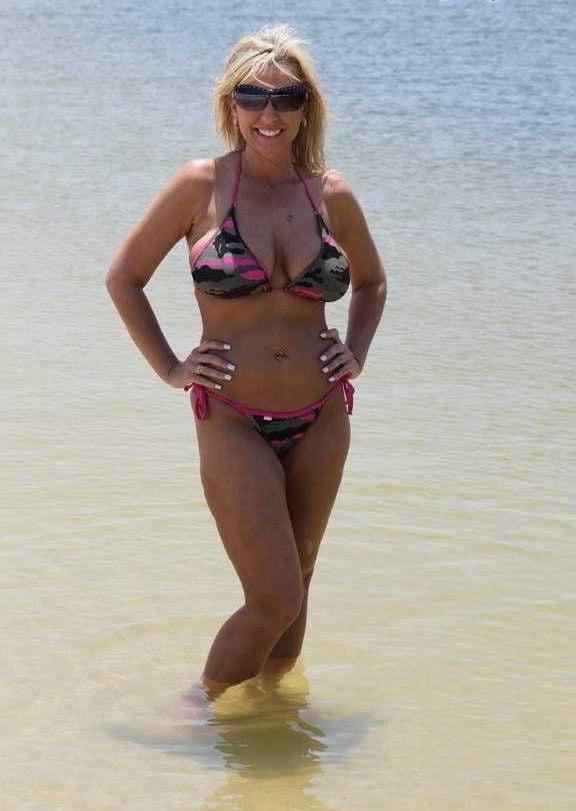 25P Famous Bay Area Sports Fan MILF - Alysha (Deb)