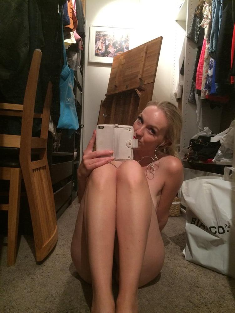 25P Scandinavian MILF