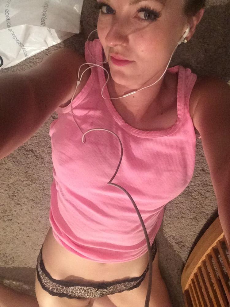 25P Scandinavian MILF