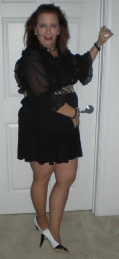 25P Mature Amateur Clothed 18