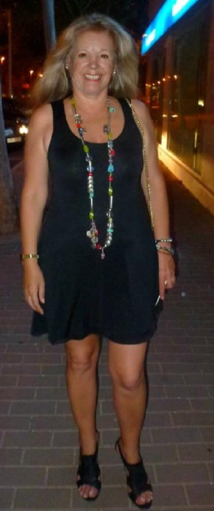 25P Mature Amateur Clothed 18