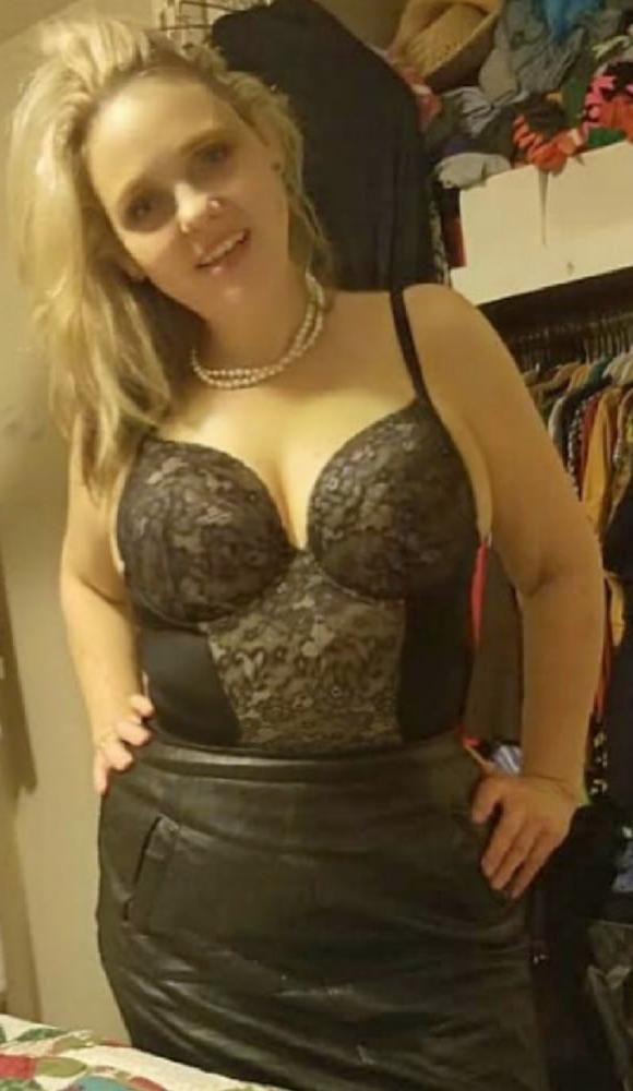 25P Mature Amateur Clothed 18