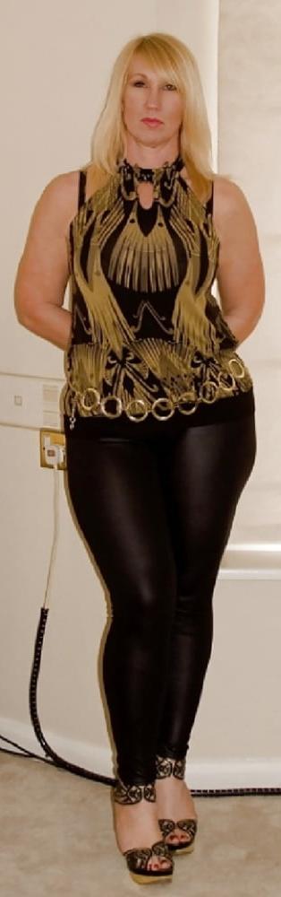 25P Mature Amateur Clothed 18