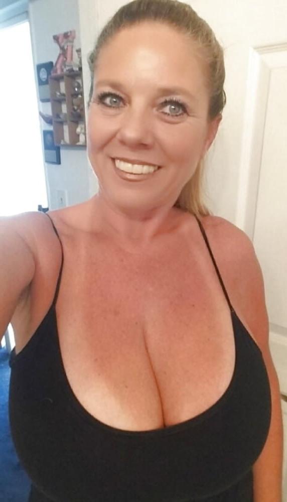 25P Mature Amateur Clothed 18