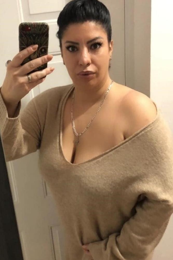 25P Mature Amateur Clothed 15