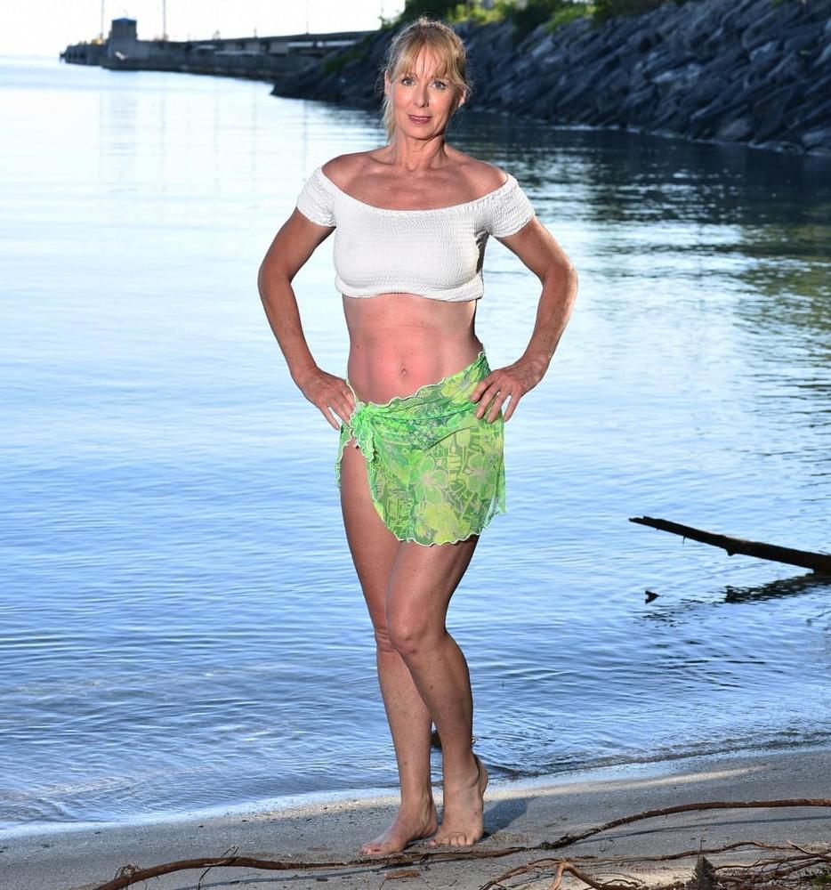 25P Amazing Milf 20