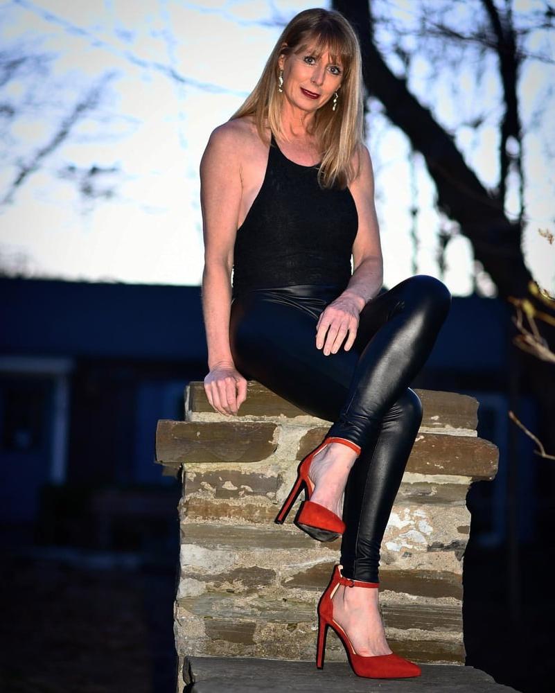 25P Amazing Milf 20