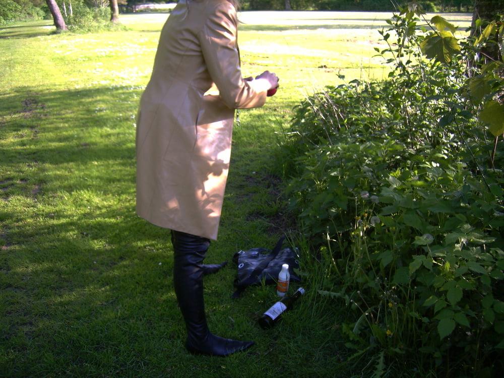 25P MILF playing hard in Denmark