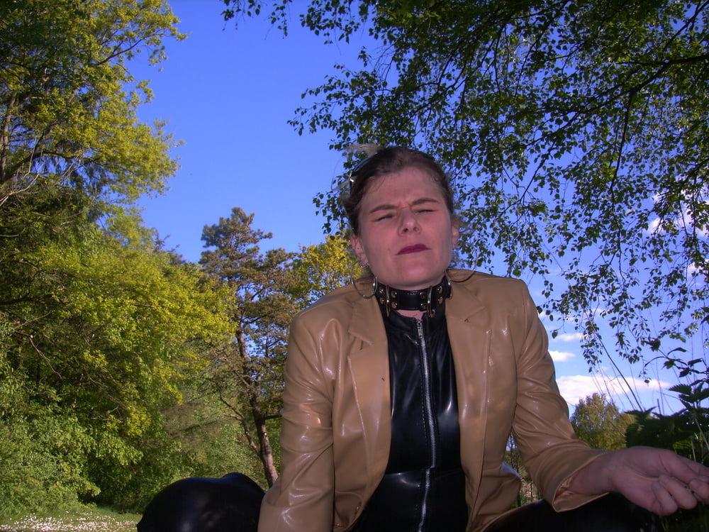 25P MILF playing hard in Denmark