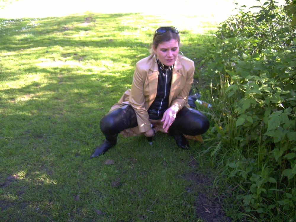 25P MILF playing hard in Denmark