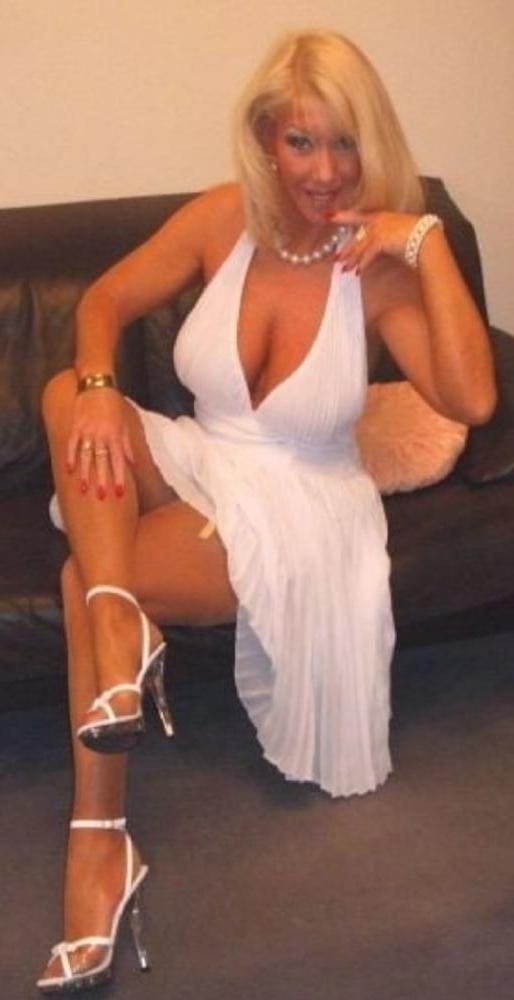 25P Mature Amateur Clothed 16