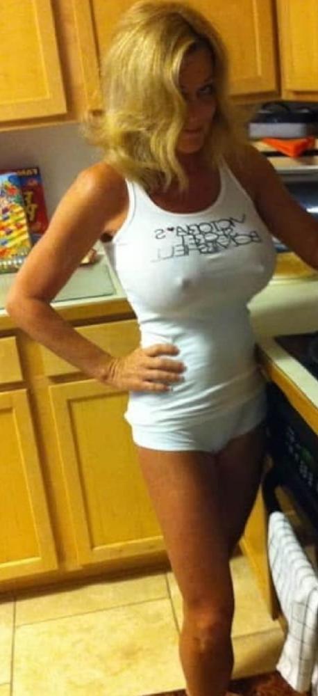 25P Mature Amateur Clothed 16