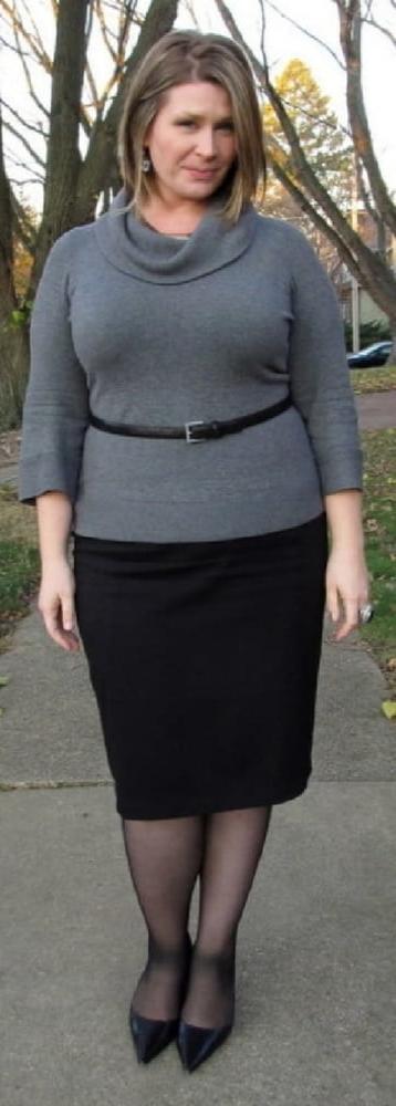 25P Mature Amateur Clothed 16
