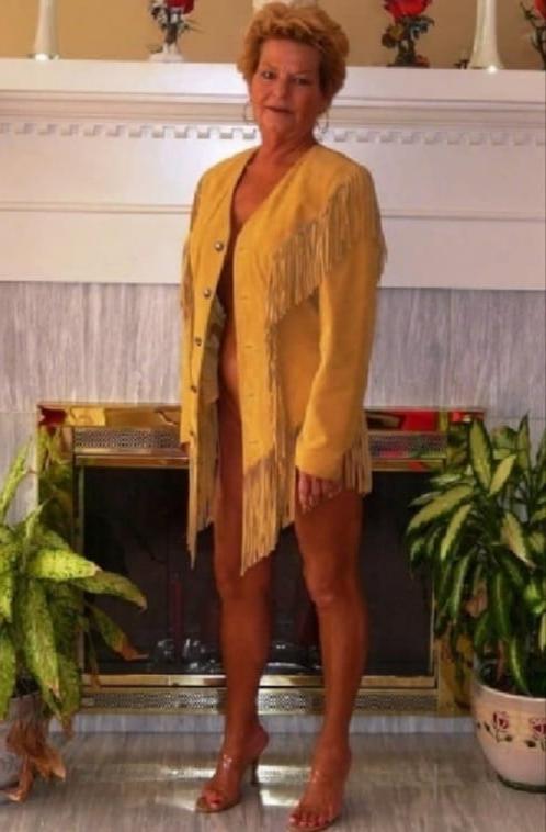 25P Mature Amateur Clothed 14
