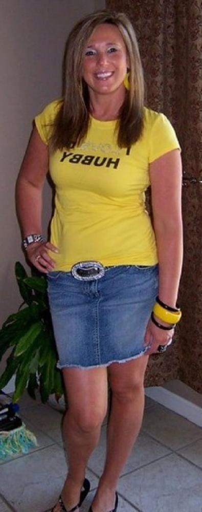 25P Mature Amateur Clothed 14