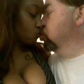 8P she want that old mature man
