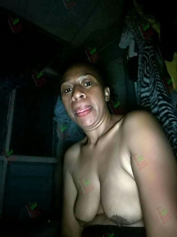 25P PNG milf