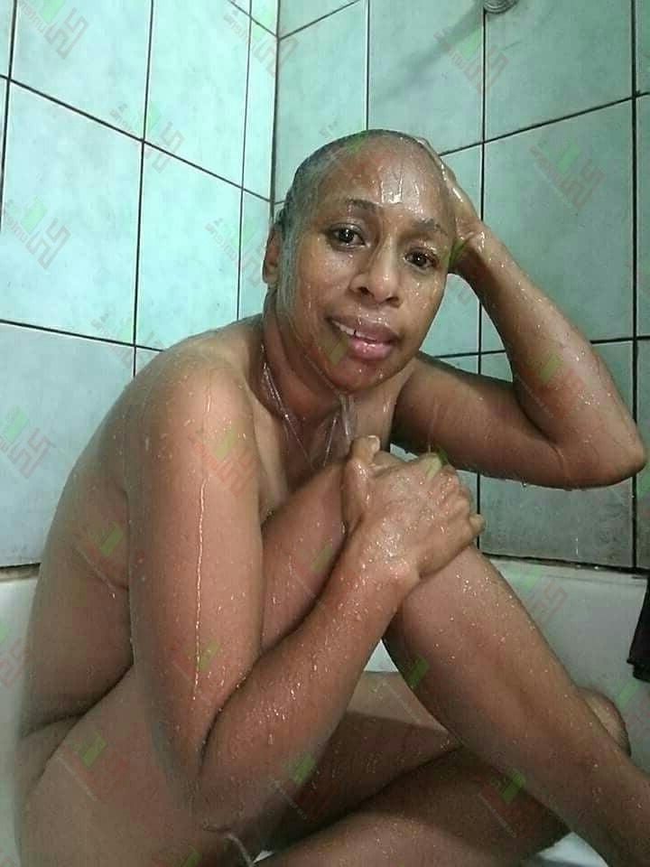 25P PNG milf