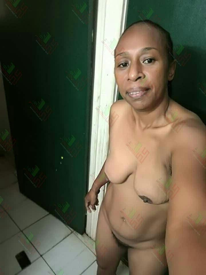 25P PNG milf