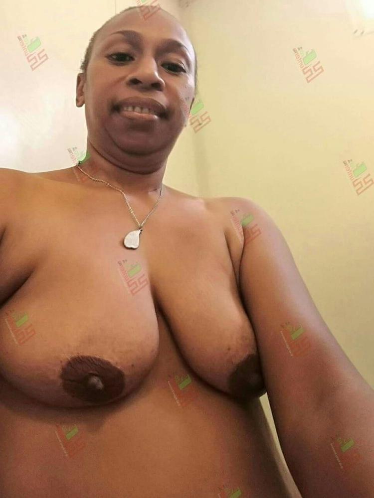 25P PNG milf