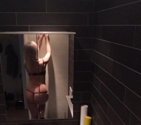 6P Skinny milf dirty hotel snaps