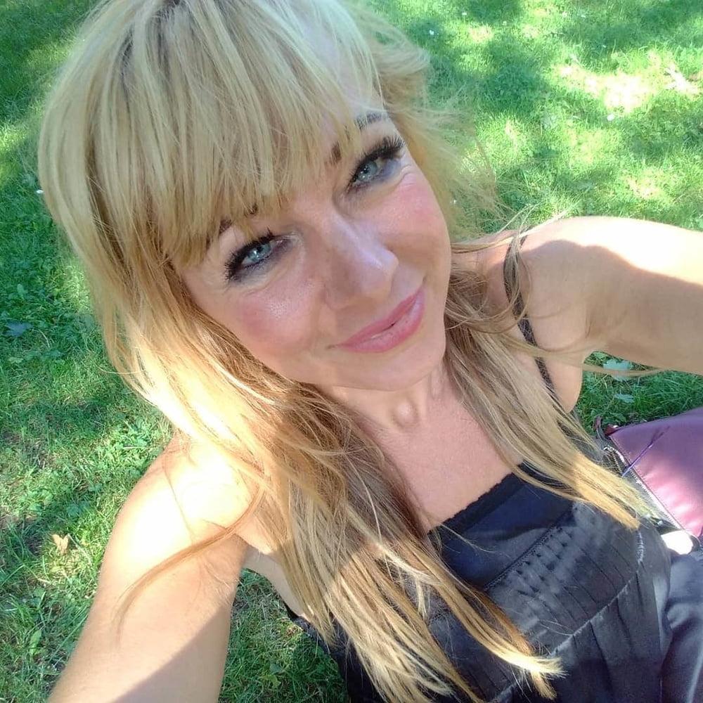 25P Cum in her milf face