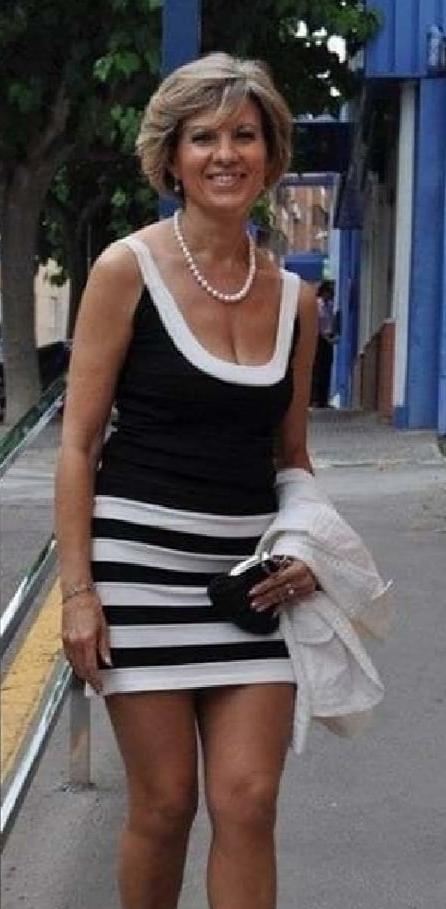 25P Mature Amateur Clothed 12