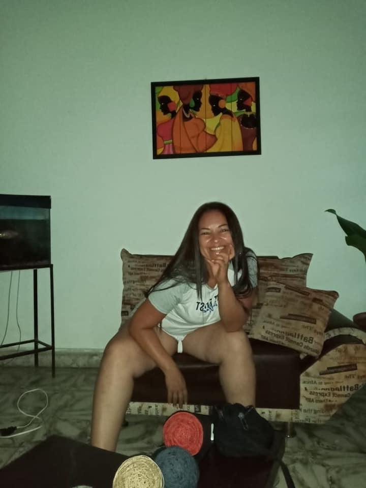 11P morena madura caderona piernudisima, milf guapa coqueta