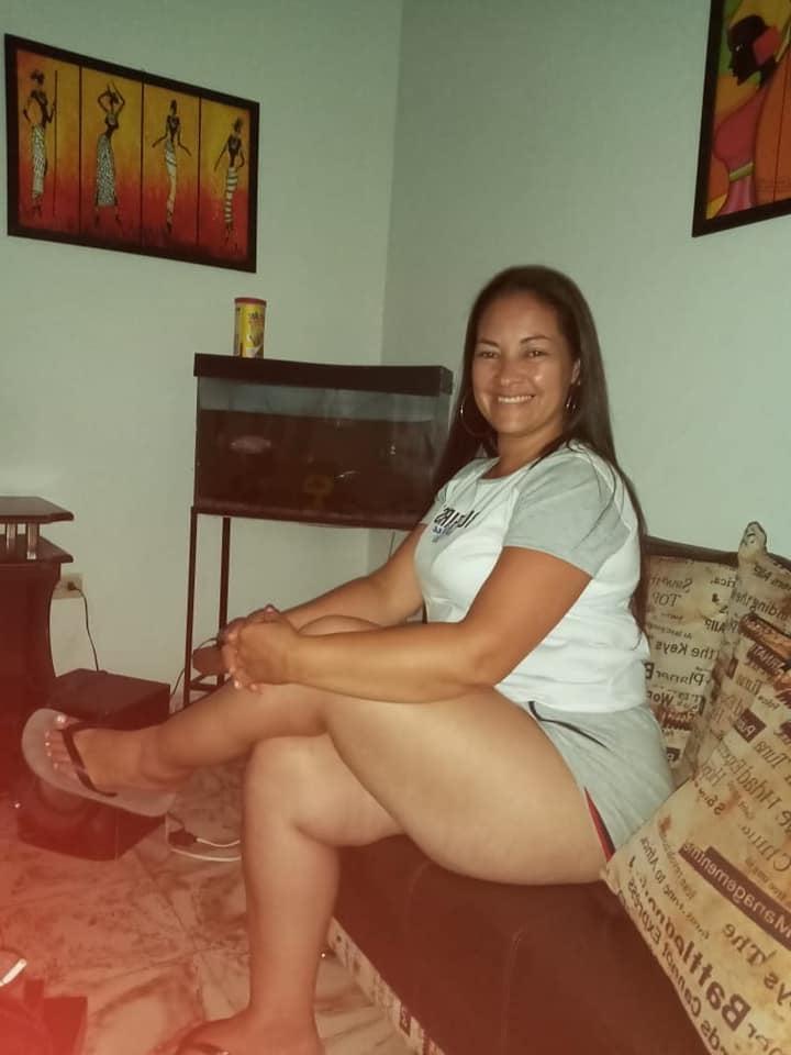 11P morena madura caderona piernudisima, milf guapa coqueta