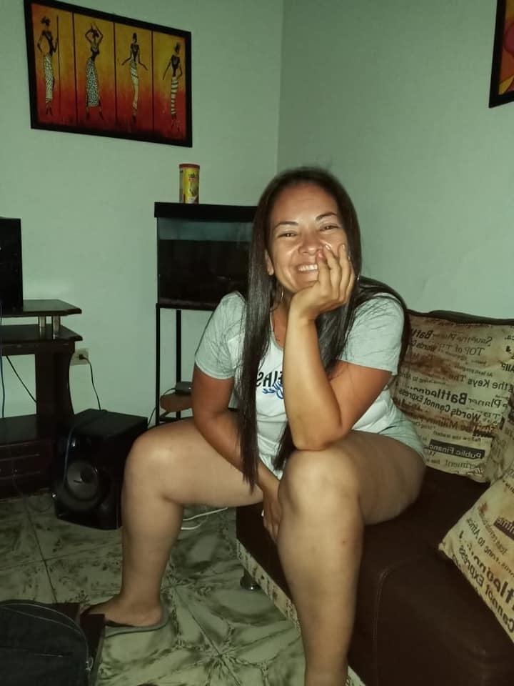 11P morena madura caderona piernudisima, milf guapa coqueta