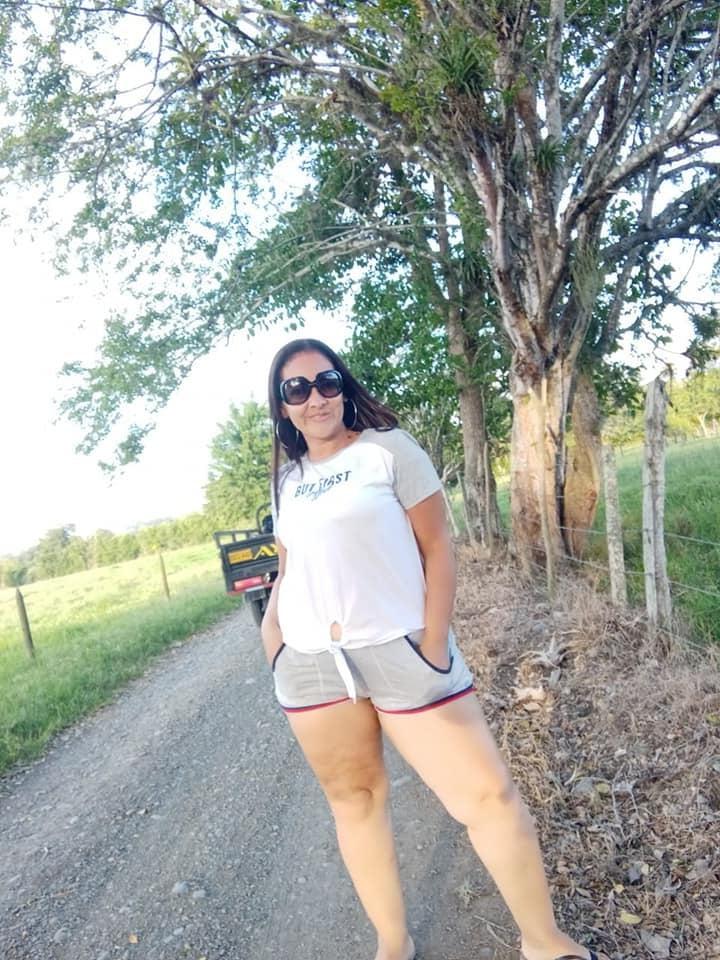 11P morena madura caderona piernudisima, milf guapa coqueta
