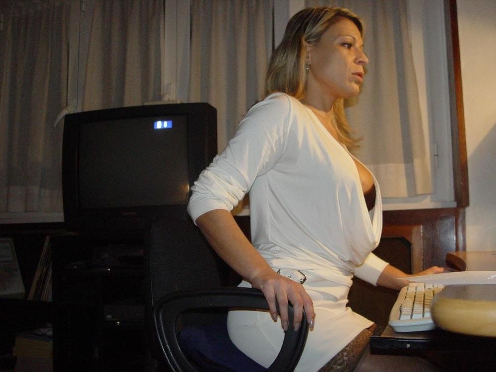 13P NN Italian MILF showing her shiny stockings and boots