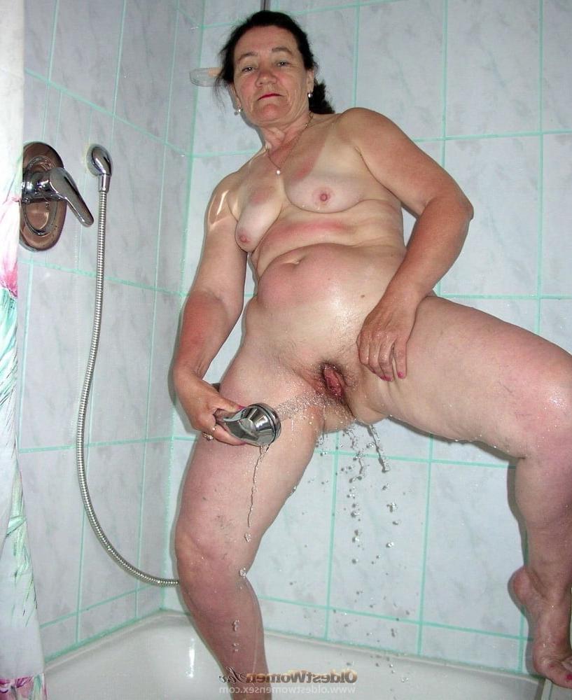 25P Amateur Grannies and matures