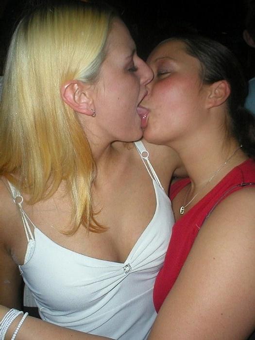 25P Lesbische Kuesse (007) Lesbian Kisses